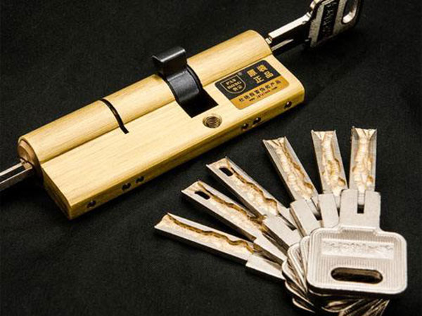 凤山24小时上门开锁公司